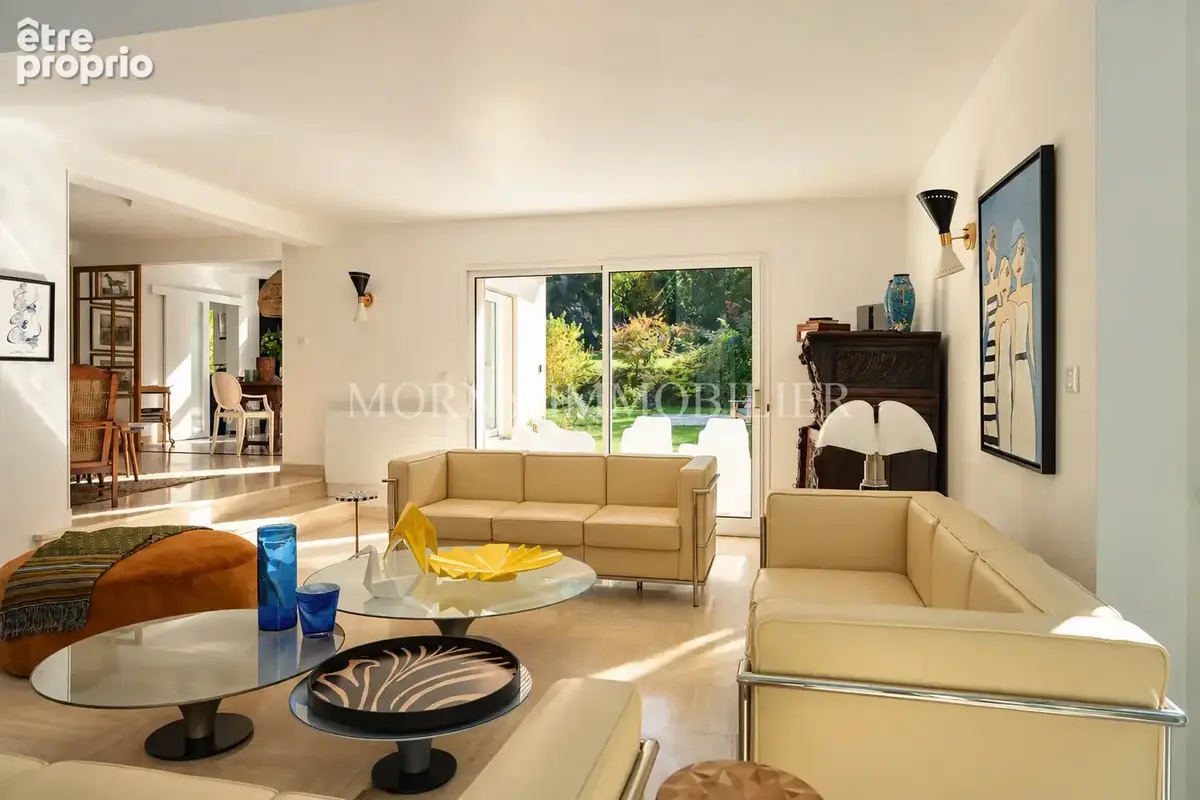 À VENDRE - Belle propriété de 380 m2 au calme, au cœur d’un parc arboré de 1,1 hectare - photo 1
