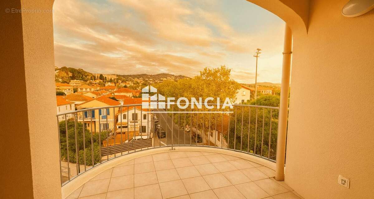 Appartement à HYERES