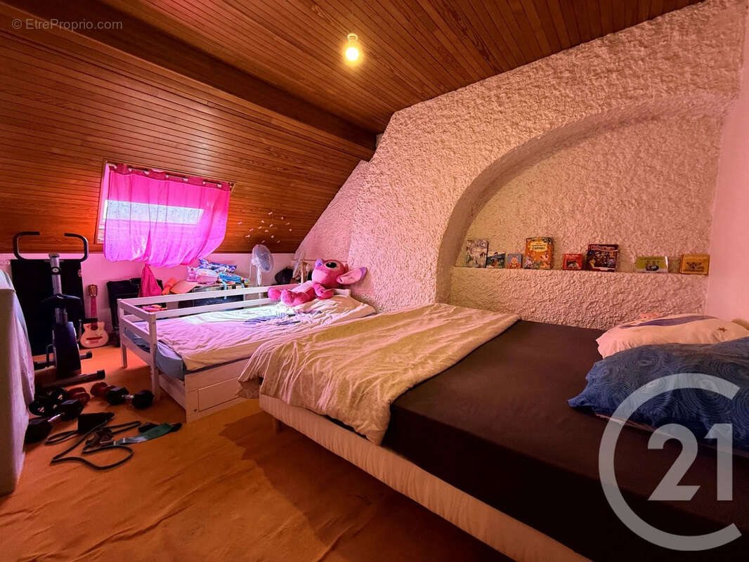 Autre à SAINT-QUENTIN