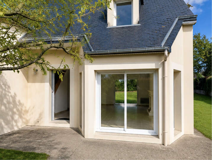À vendre   Maison contemporaine d’exception de 154 m2 sur 900 m2 de terrain clos - photo 4