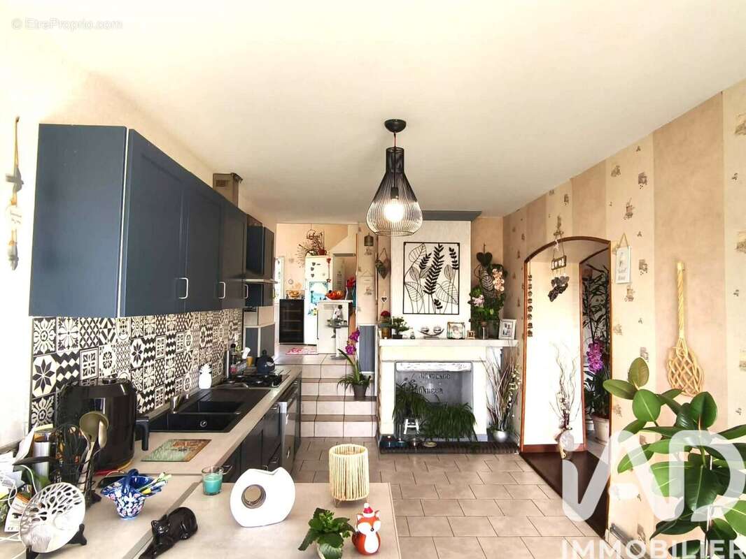 Maison 138 m² à Neuvicq  - photo 8