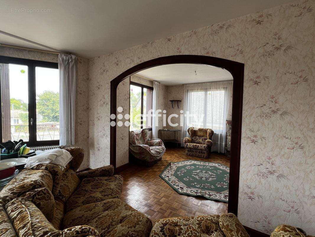 Maison 181 m² à Marcay  - photo 7