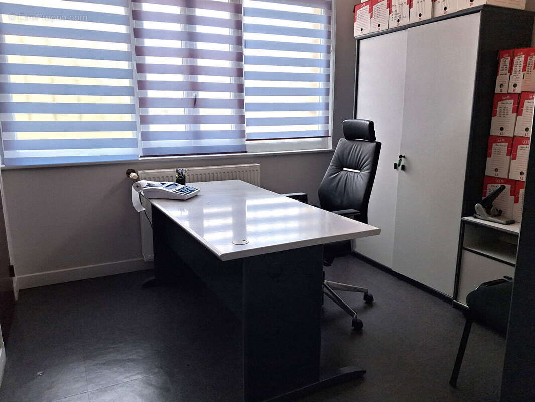 Local d'activité Lillebonne 130 m2 - photo 3