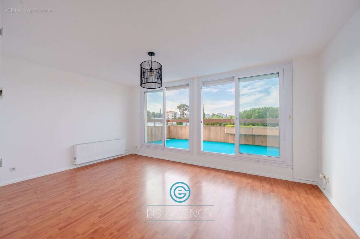Appartement à MARSEILLE-9E