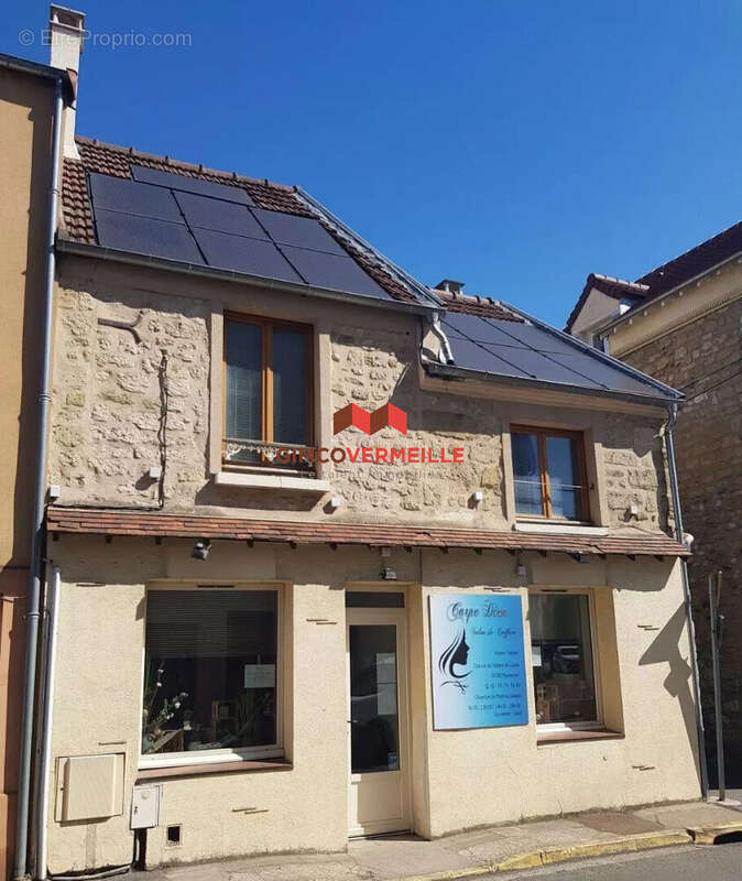 Maison à MAURECOURT