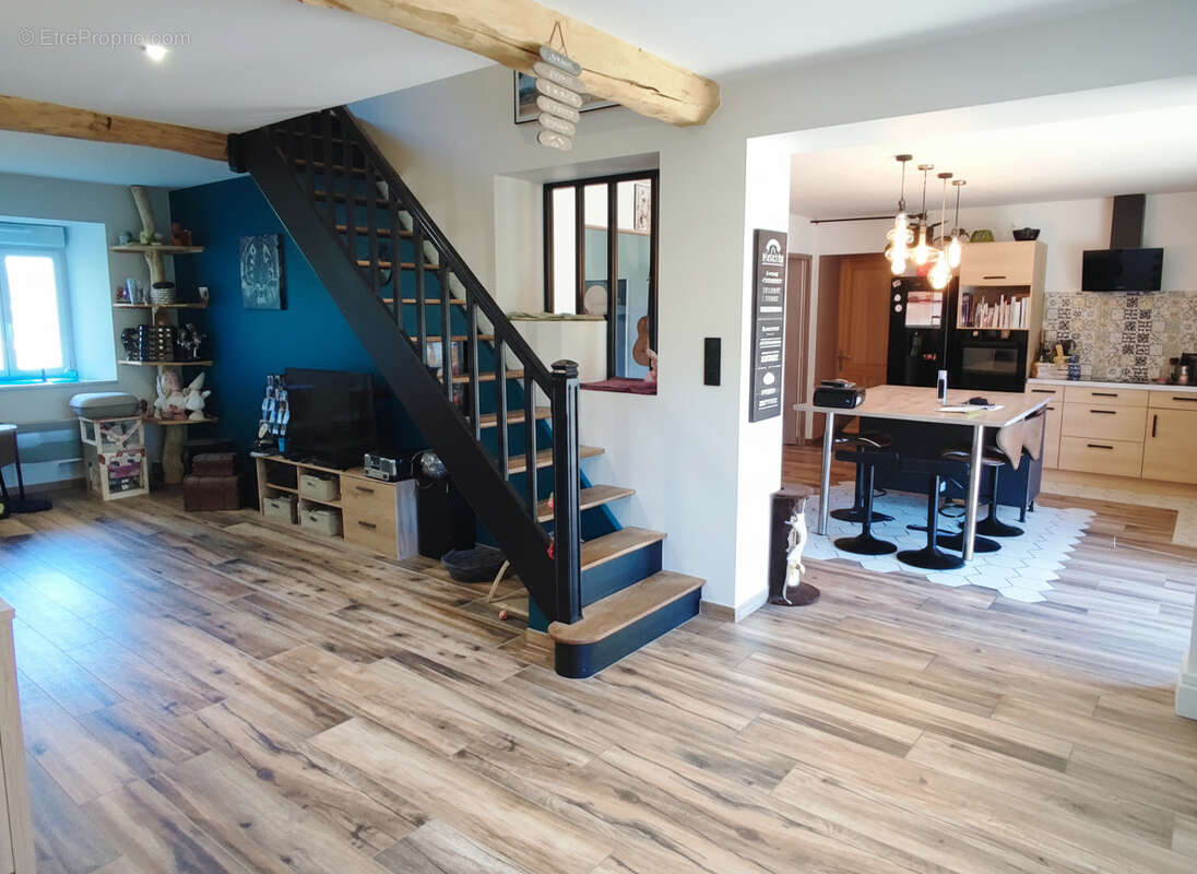 Maison avec gîte, piscine, jardin constructible et garage - photo 9