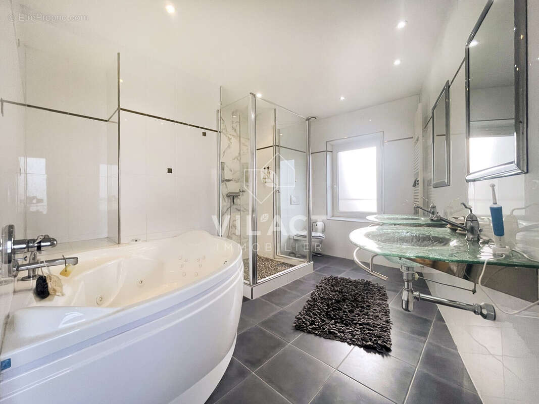 Maison à BLANQUEFORT