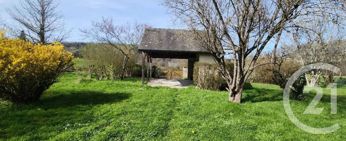 Maison à MONTREUILLON