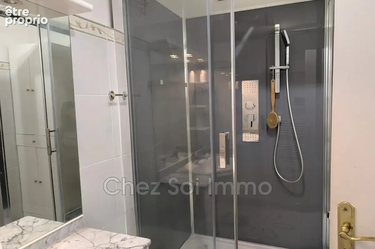 Appartement 54 m² à Saint-Laurent-Du-Var  - photo 8