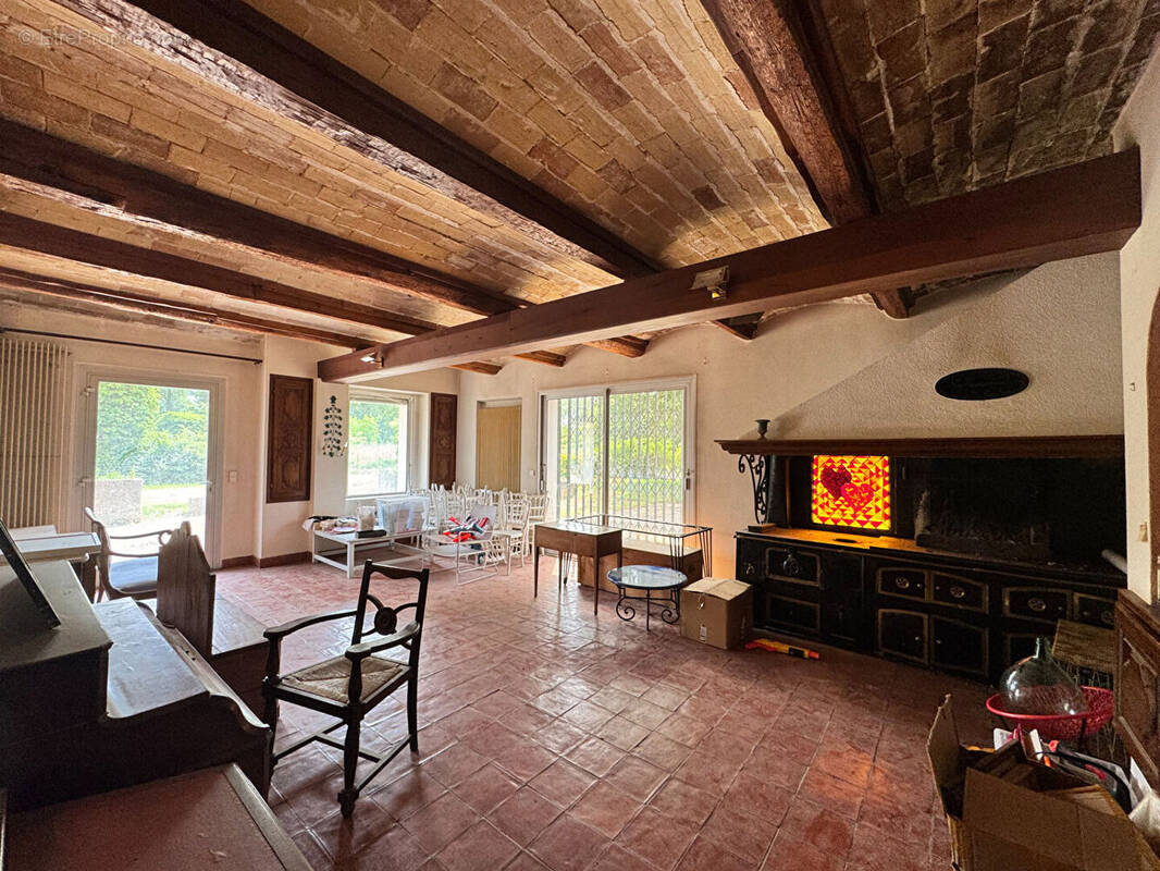 Maison à CHATEAUNEUF-DE-GADAGNE