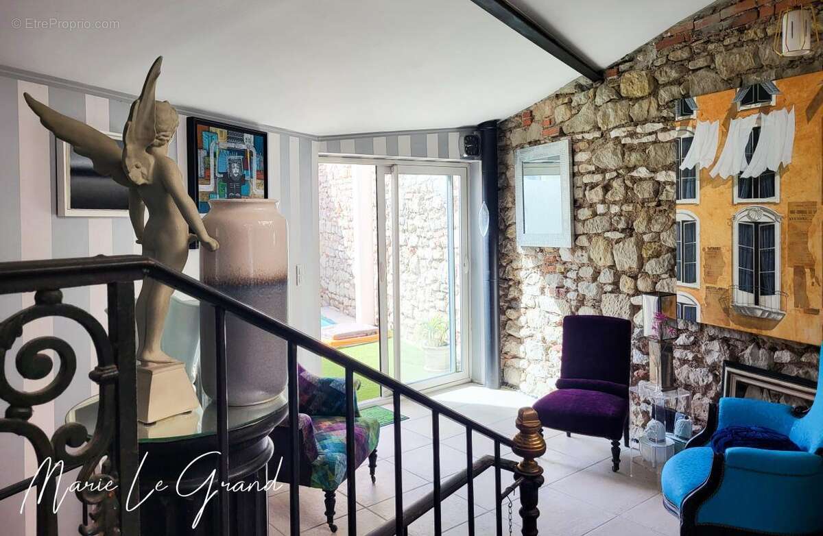 Maison 238 m² à Castres  - photo 12