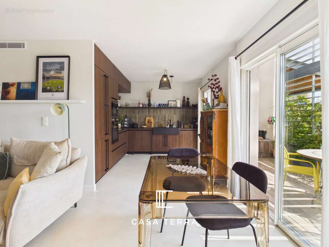 FIORU - Appartement T3 entièrement rénové avec terrasse, aperçu mer et deux stationnements / Porto-Vecchio - photo 3