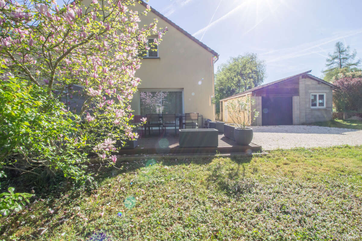 Maison à SAINT-GERMAIN-LES-ARPAJON