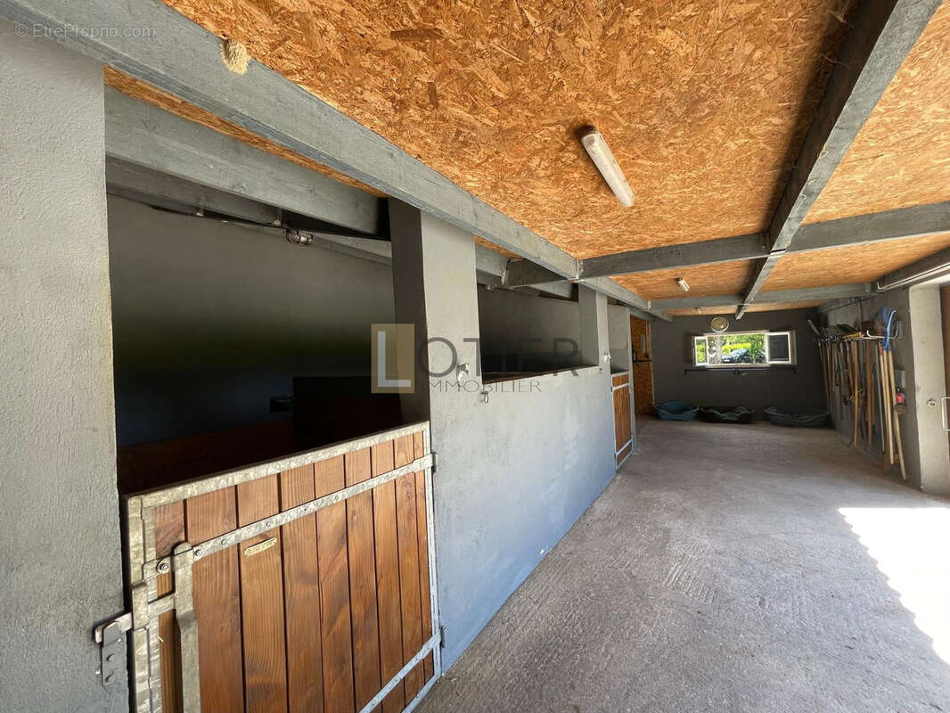 Propriété de charme avec installations équestres   220 m2 sur 8 900 m2 de terrain - photo 24