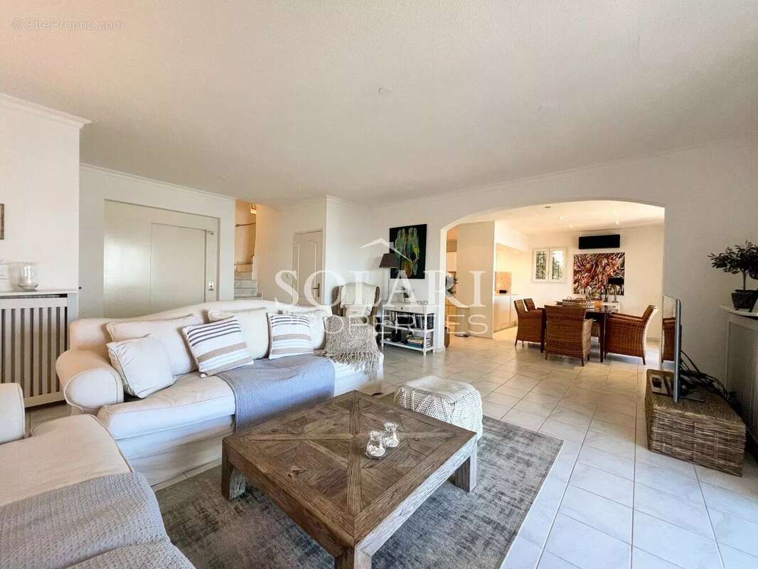 Maison à THEOULE-SUR-MER