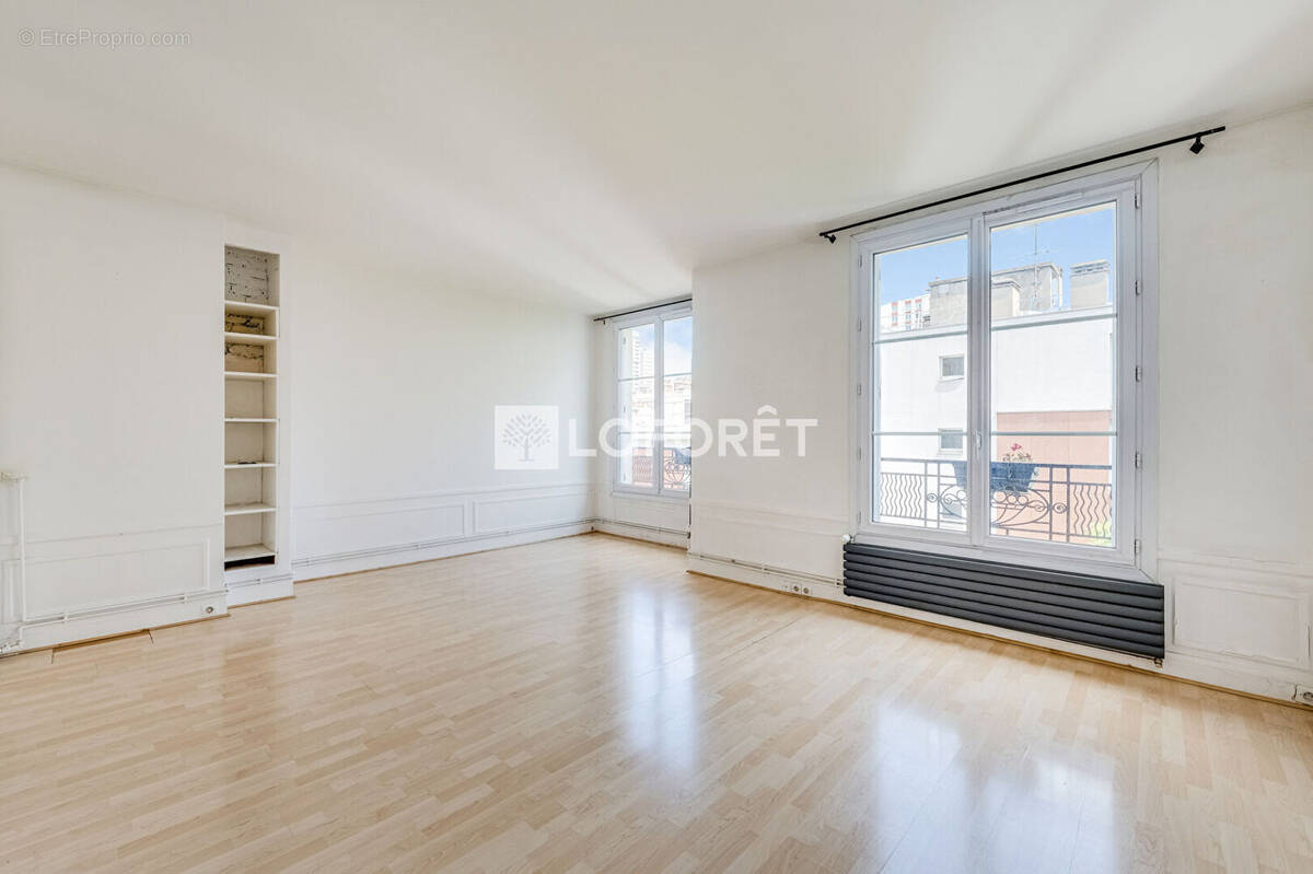 Appartement à PARIS-14E