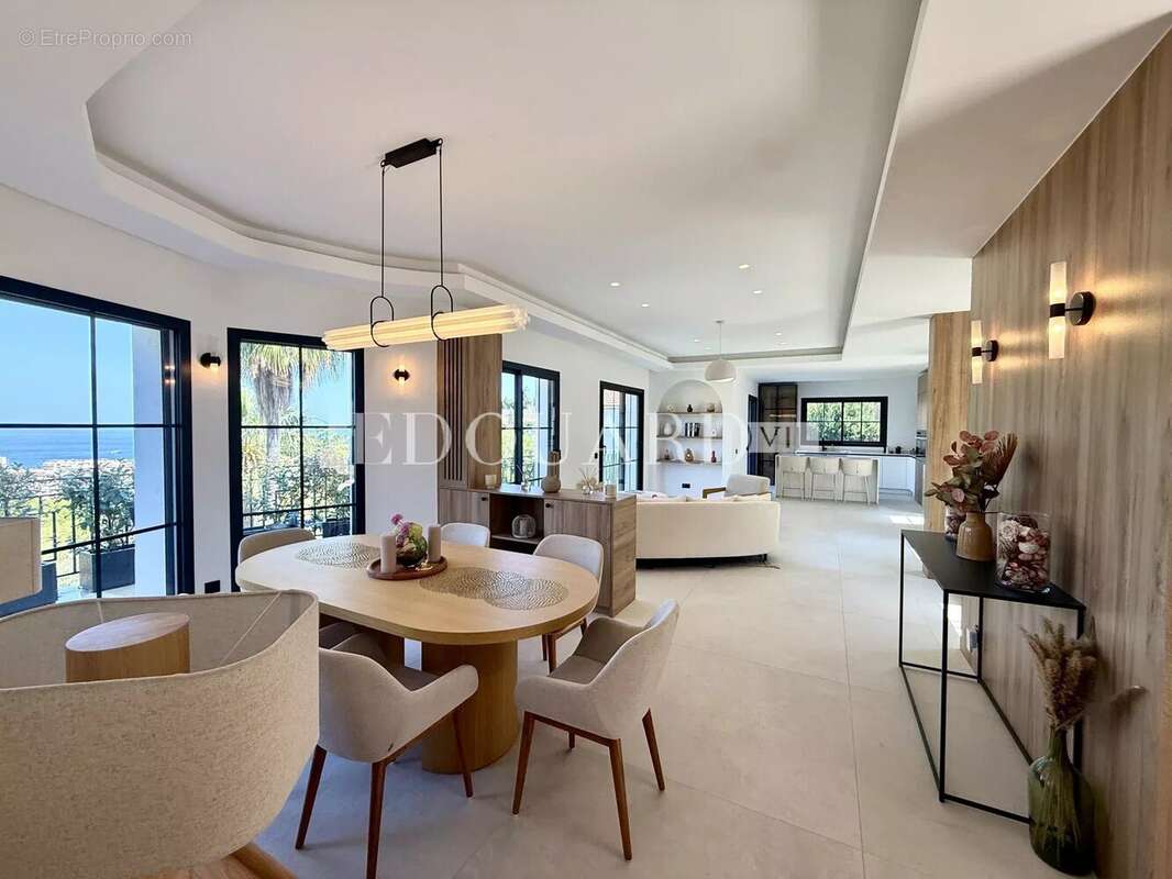 Superbe villa contemporaine avec piscine, une oasis de lumière au cœur de Roquebrune Cap Martin - photo 5