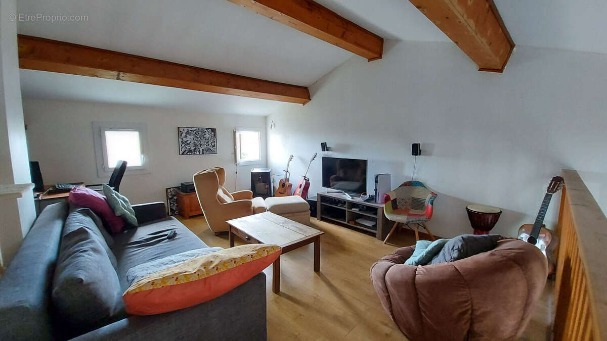 Maison à BEAUZELLE