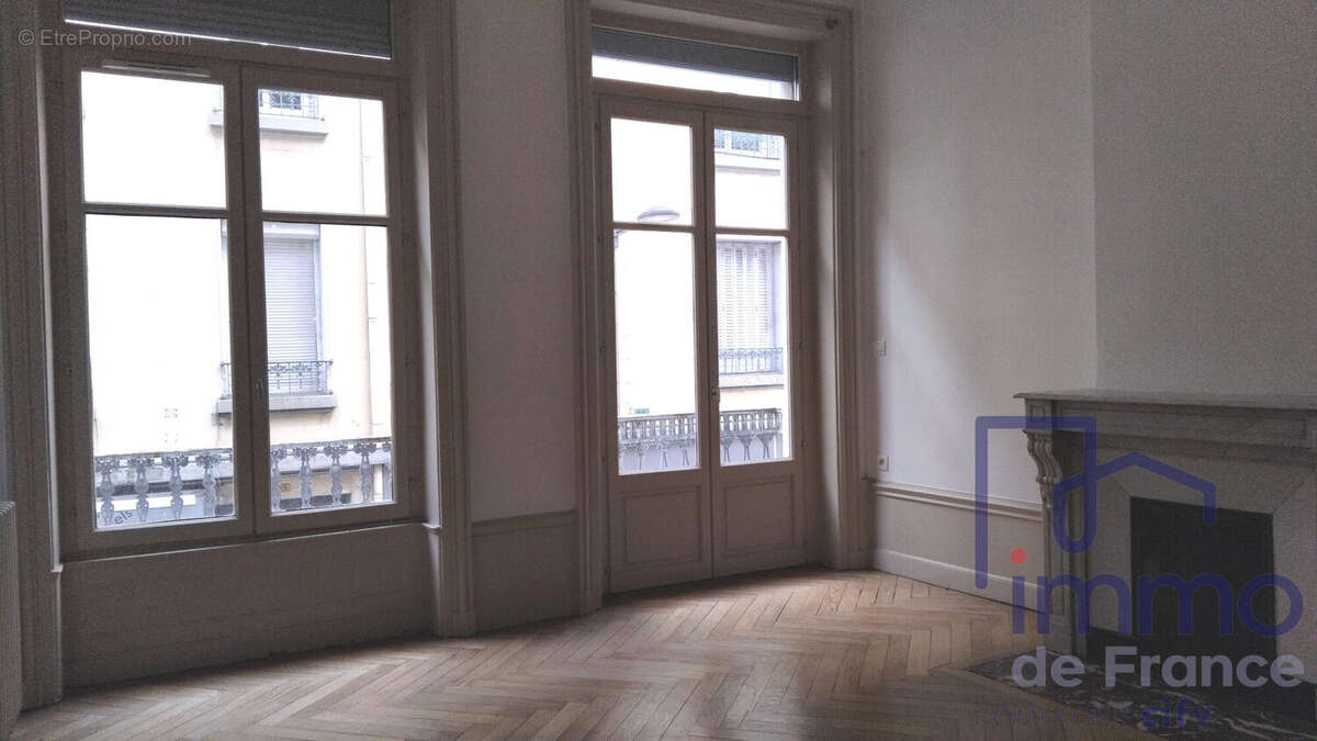 Appartement à SAINT-ETIENNE
