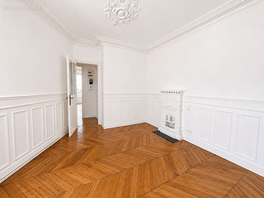 Appartement à PARIS-17E
