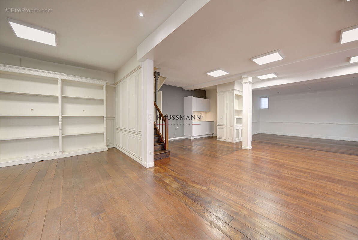 Appartement à NEUILLY-SUR-SEINE