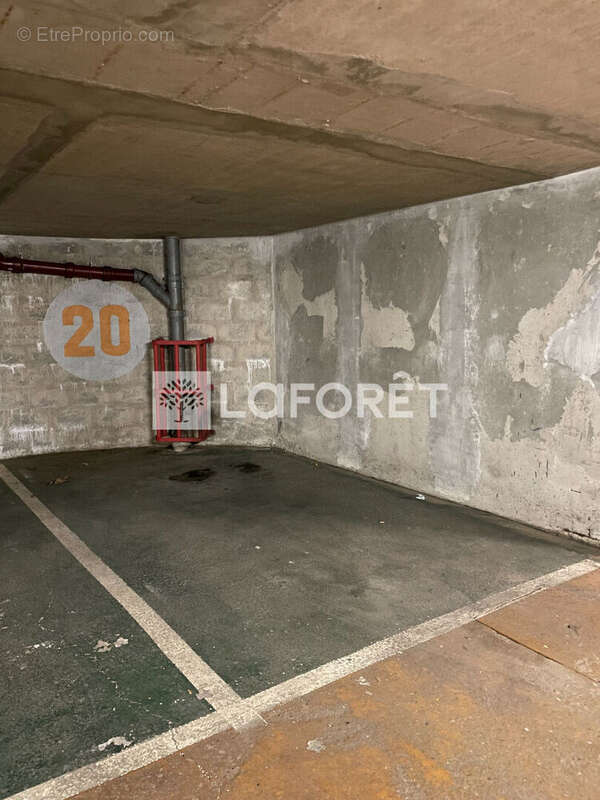 Parking à PARIS-13E