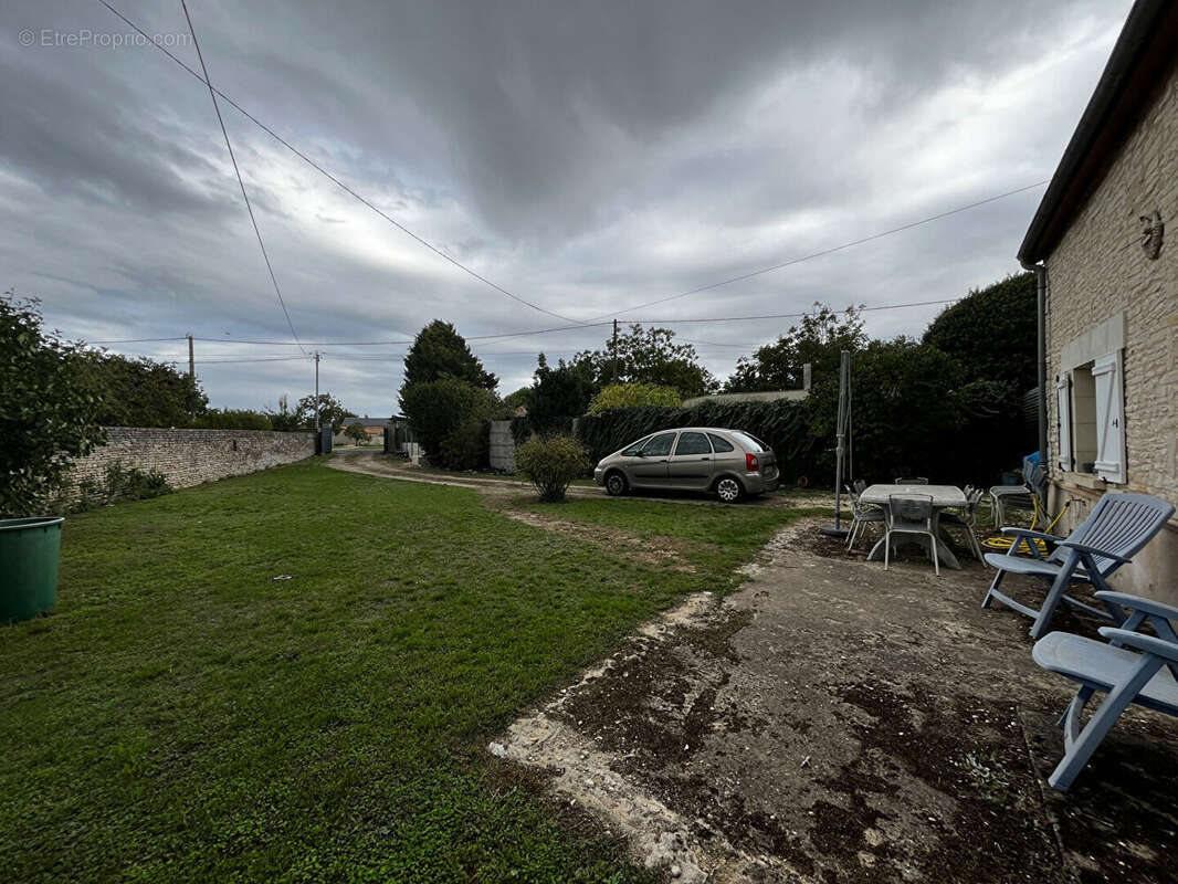 Maison à SAINT-JEAN-DE-SAUVES