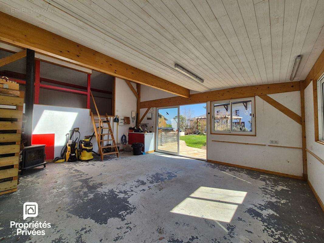 Maison avec dépendance piscine & jardin - Chevrier 74520 - photo 12