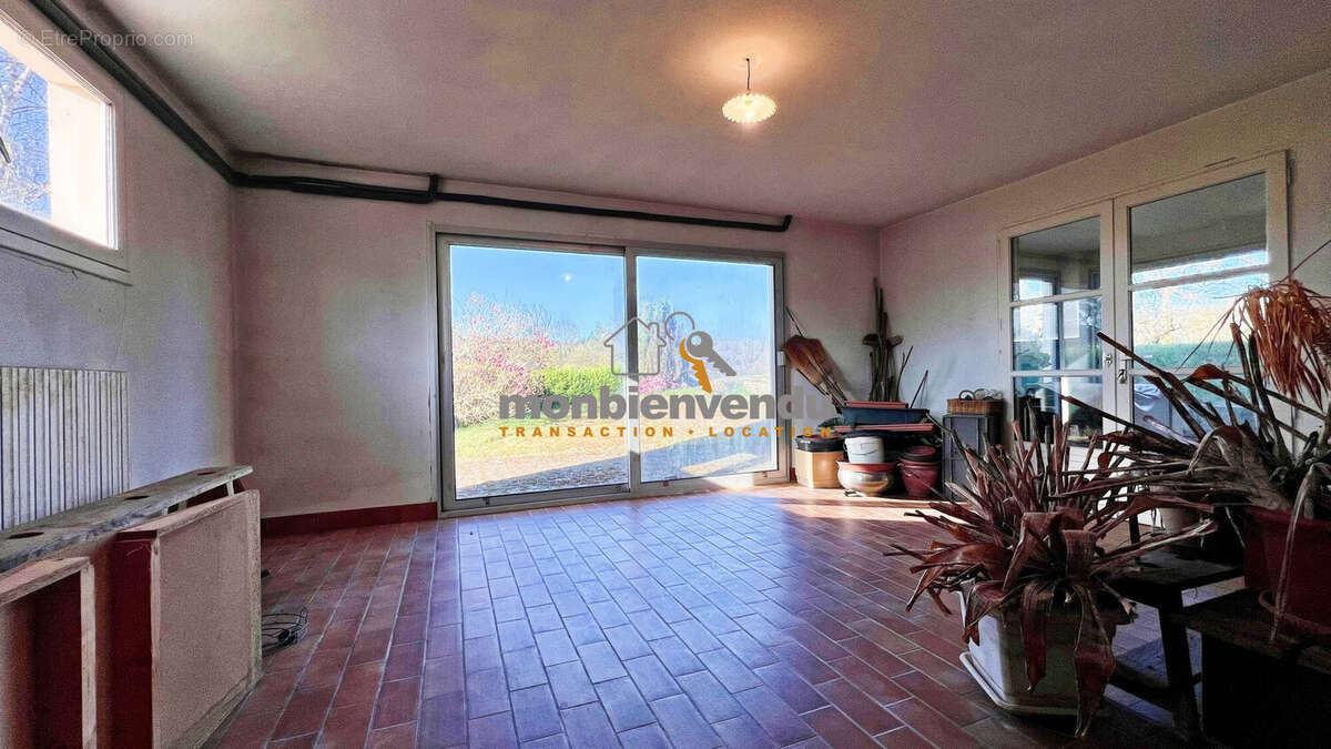 Maison à LAROQUEBROU