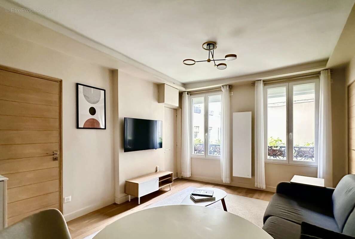 Appartement à PARIS-3E