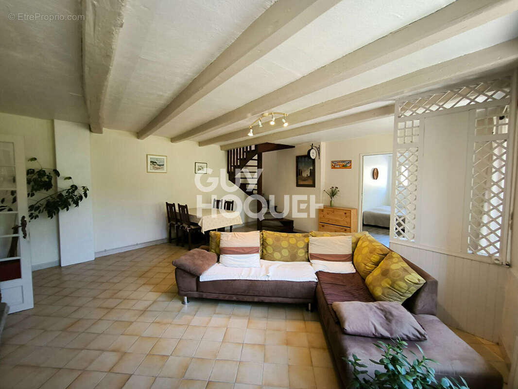 Maison à SAINT-GUINOUX