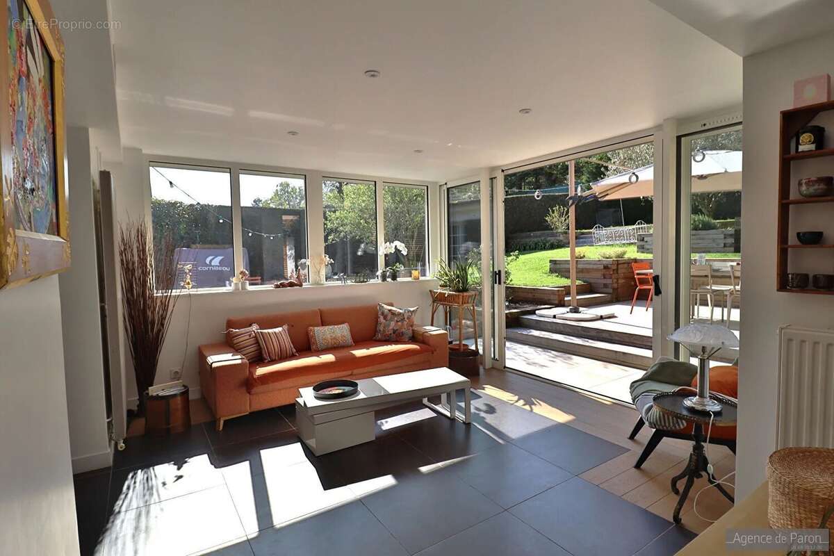 Maison à VERRIERES-LE-BUISSON