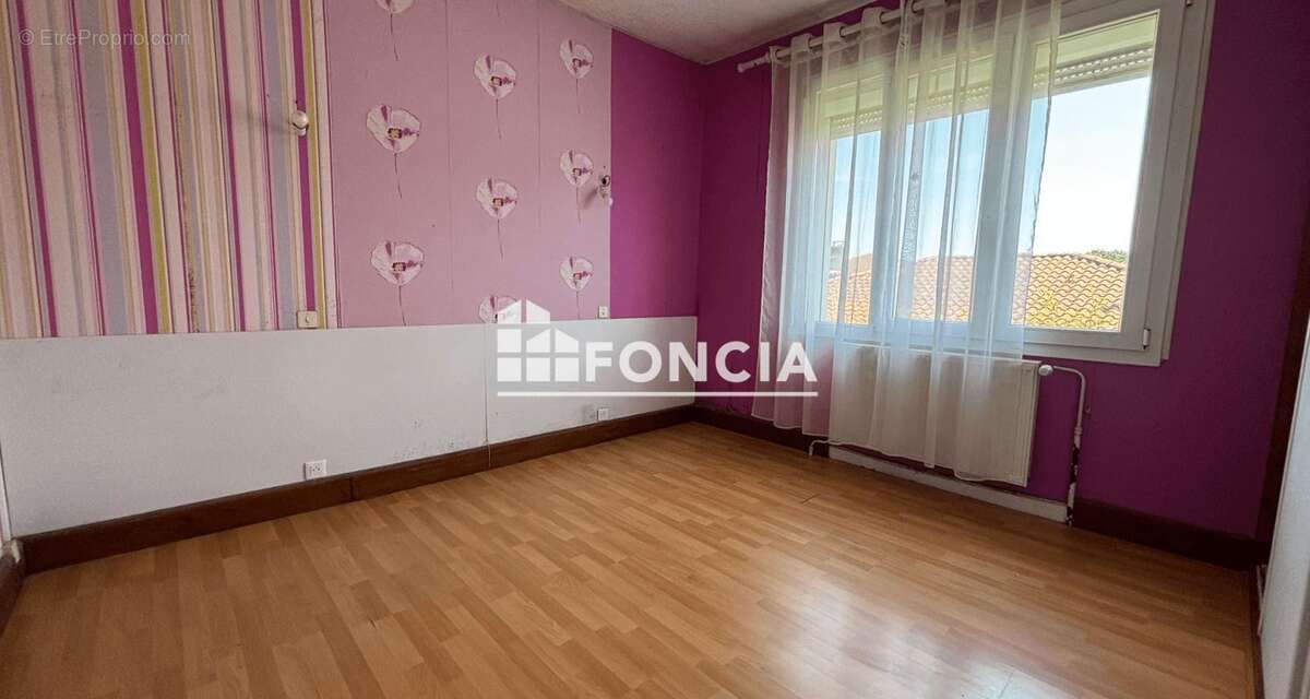 À vendre – Maison de 145 m² avec grande terrasse, garage et jardin à Villeneuve-sur-Lot - photo 13
