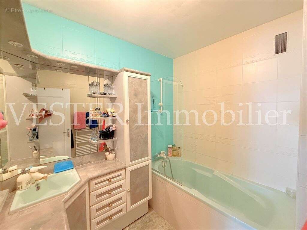 Très agréable 4 pièces avec balcon et vue dégagée - photo 12