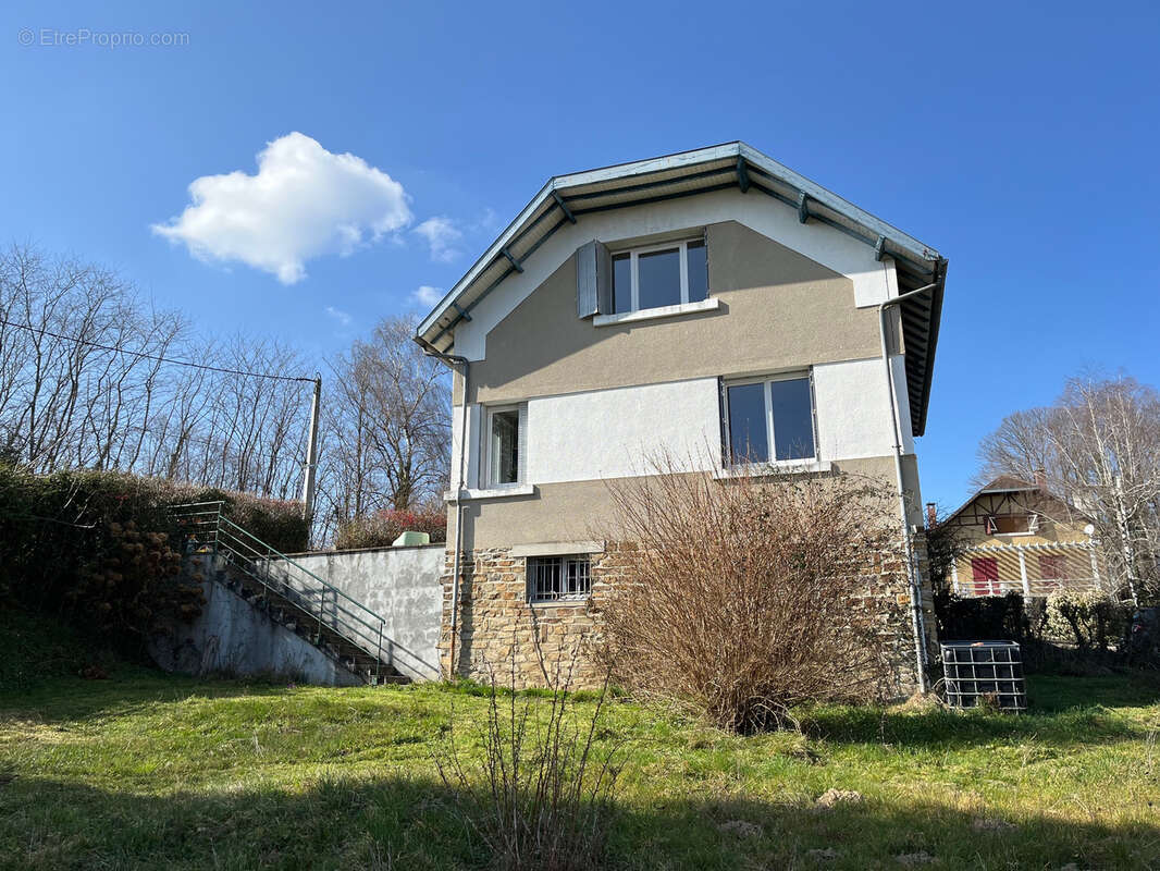 Maison à COUSSAC-BONNEVAL