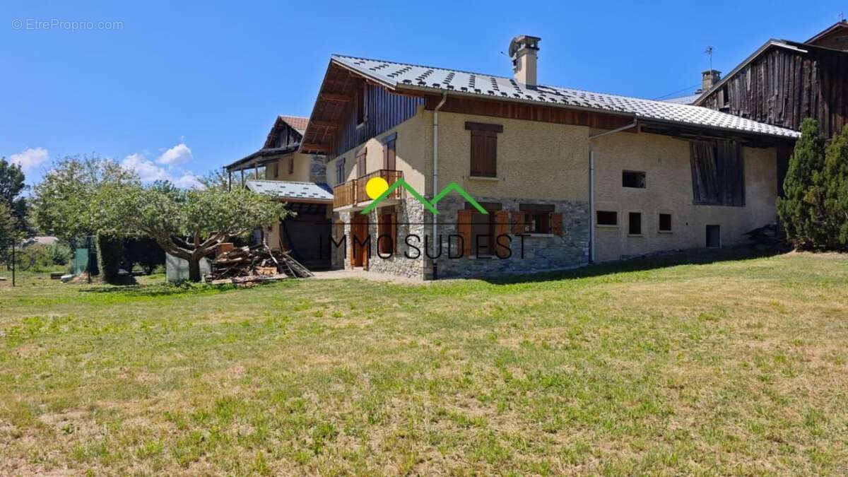 Maison + grange + terrain plat constructible - photo 7