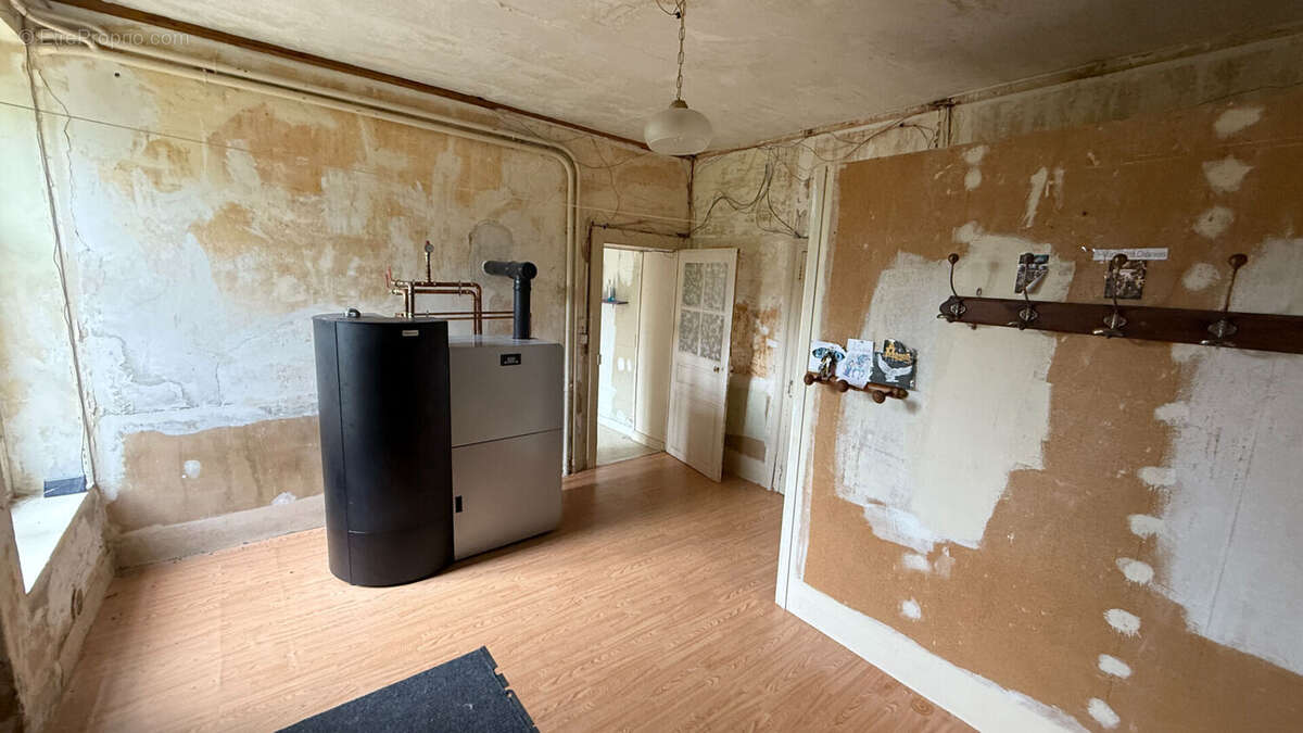 Maison à LAVAVEIX-LES-MINES