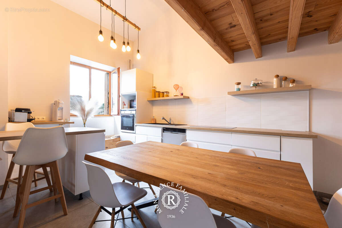 Maison à VIC-LE-COMTE