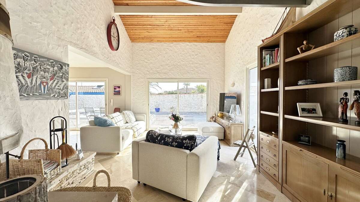 Maison landaise de type t6 de 177 m2 avec piscine - photo 9