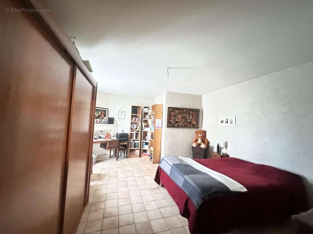 Maison 146 m² à Crouzilles  - photo 8