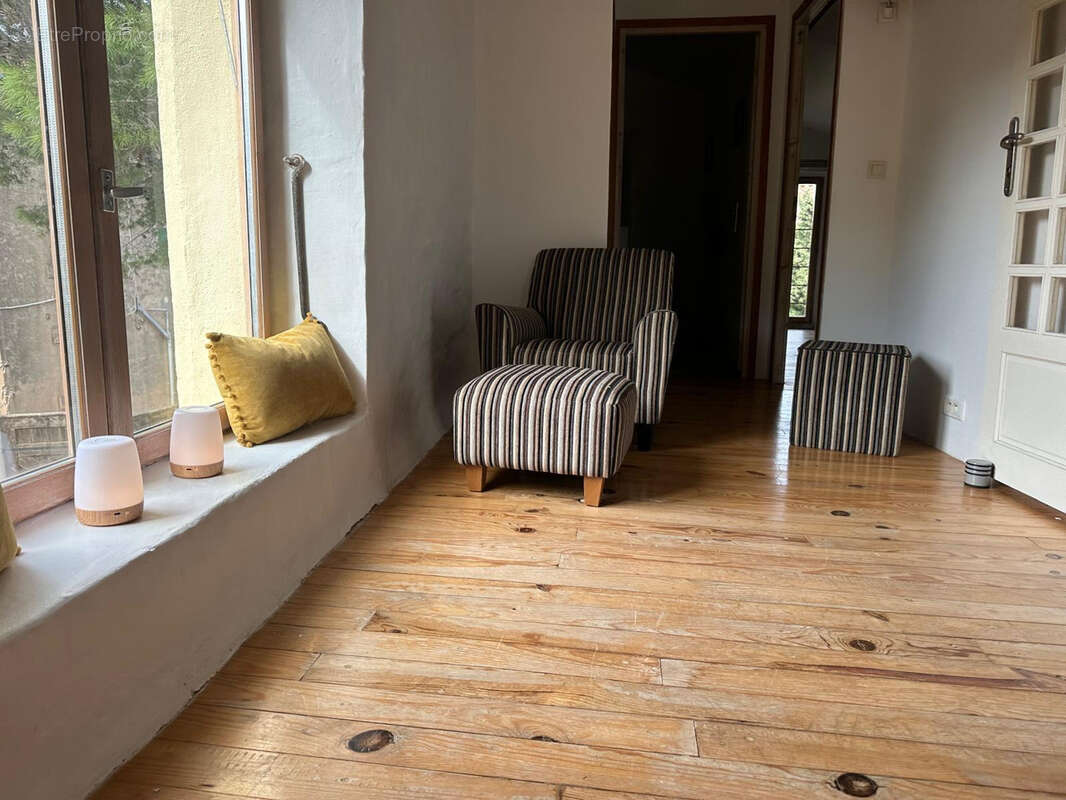 Maison à ESCALES