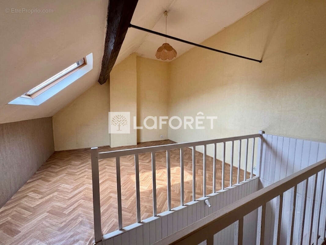 Maison de ville - 3 chambres - jardin - garage (2 voitures) - cave - photo 7