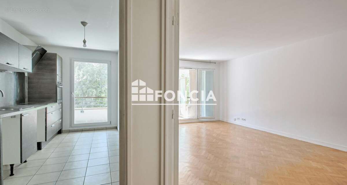 Appartement à MONTROUGE