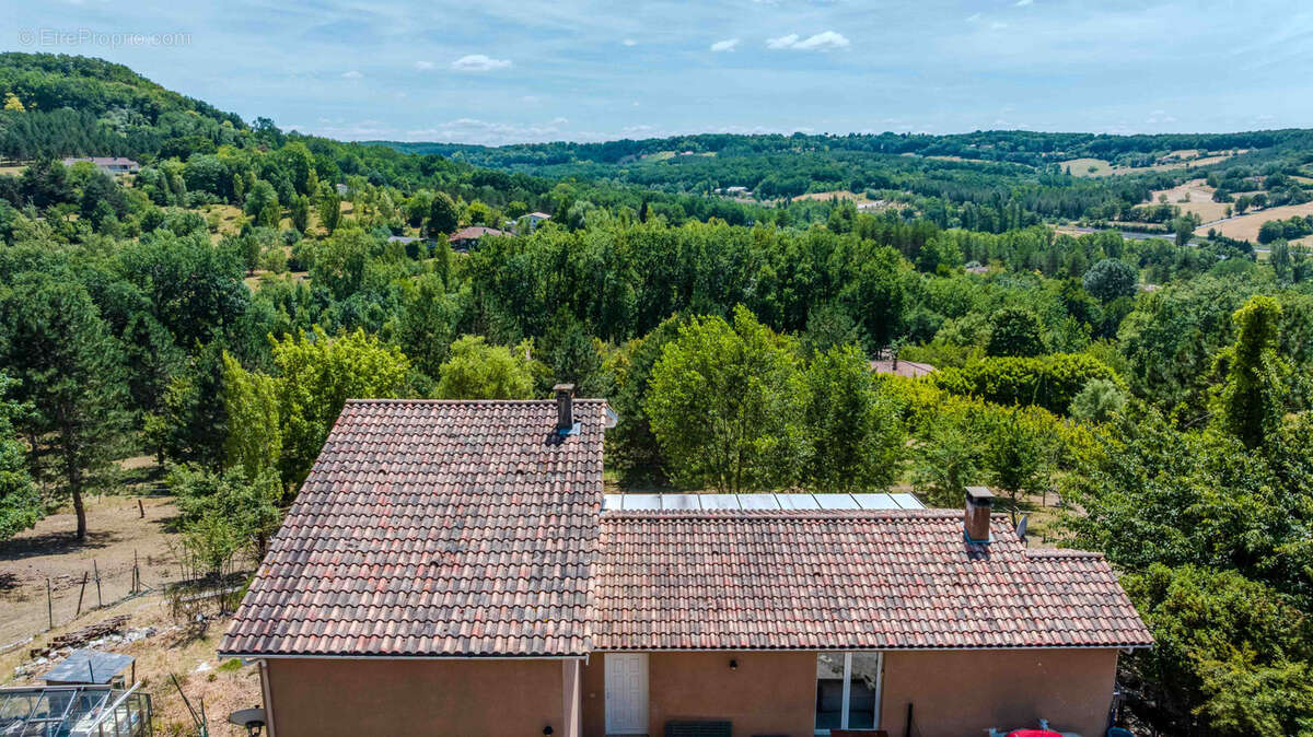 'Coline' Maison 5 chambres - garage- jardin - photo 5