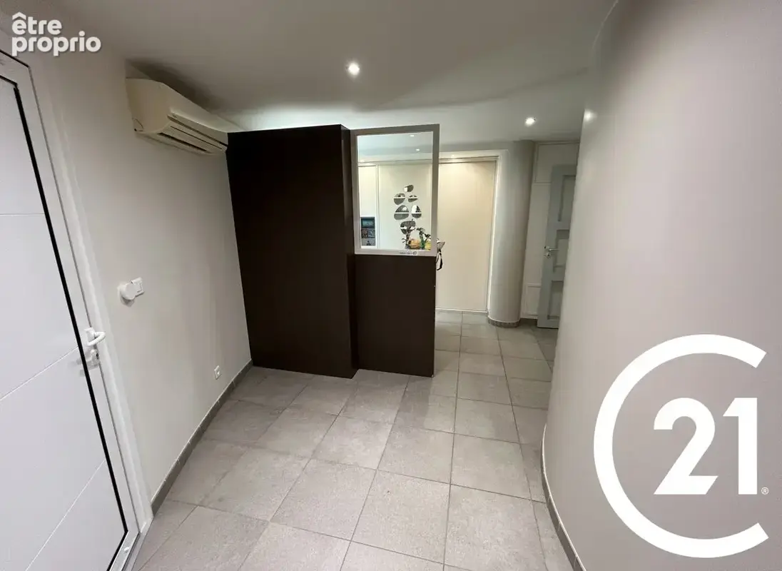Commerce 63 m² à vendre à Valence (26000) - photo 2