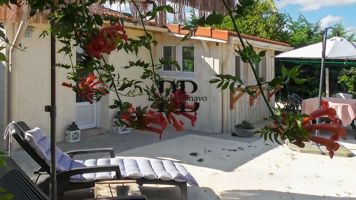 Maison à VENDAYS-MONTALIVET