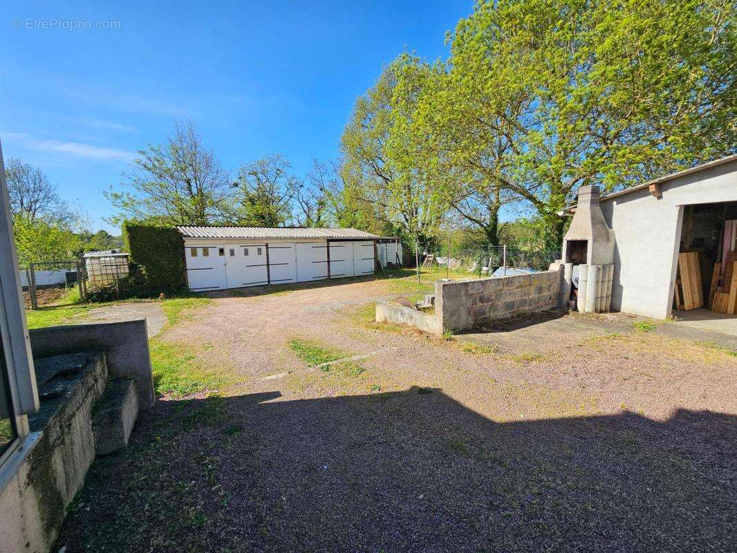 Maison à SAINTE-RADEGONDE