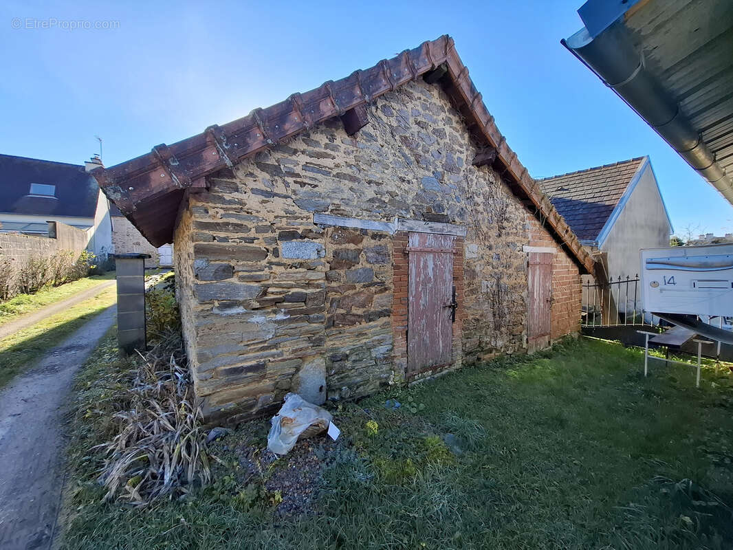 Maison à SAINT-YRIEIX-LA-PERCHE