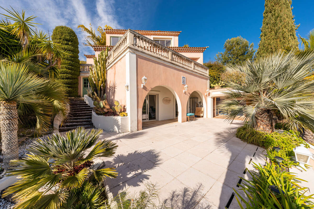 Maison à CAGNES-SUR-MER