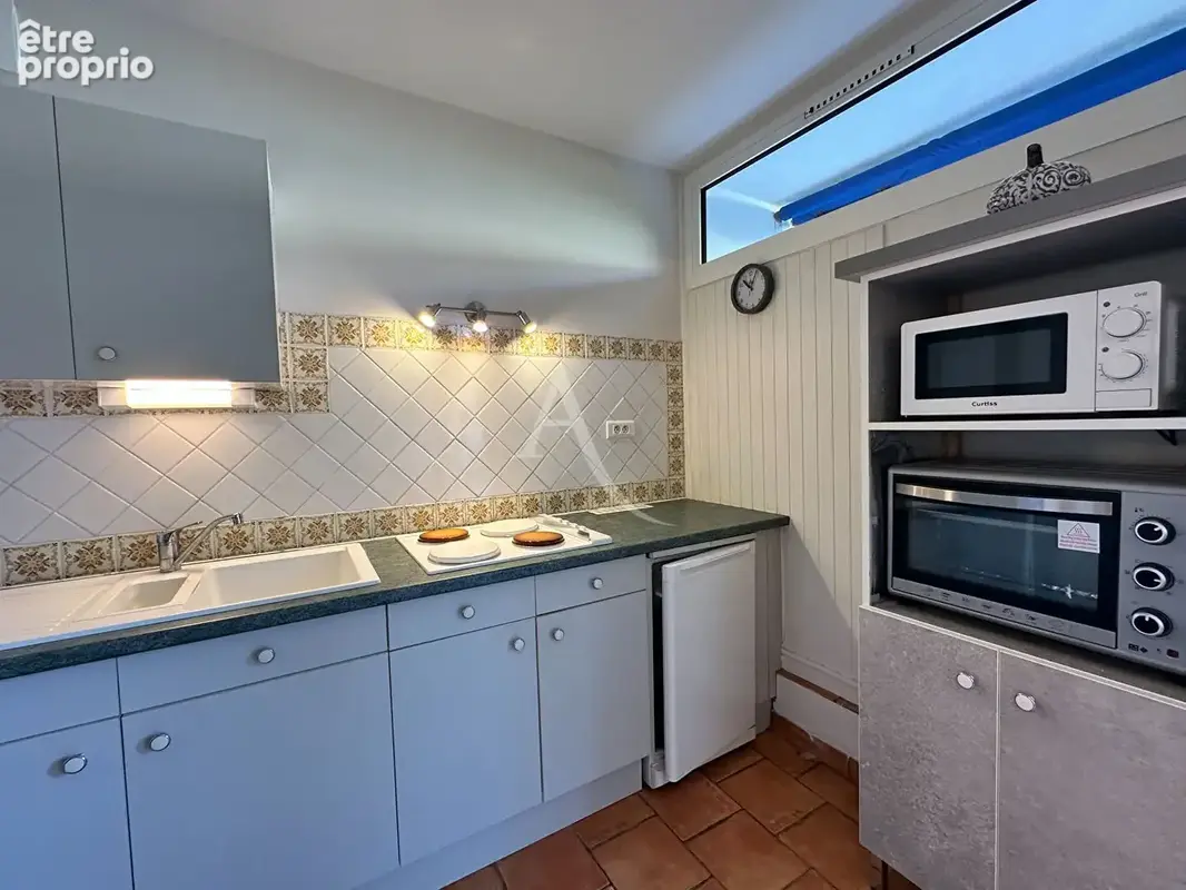 Appartement type2 de 50.25 m2 vue chateau balcon garage et cave greoux les bains - photo 5